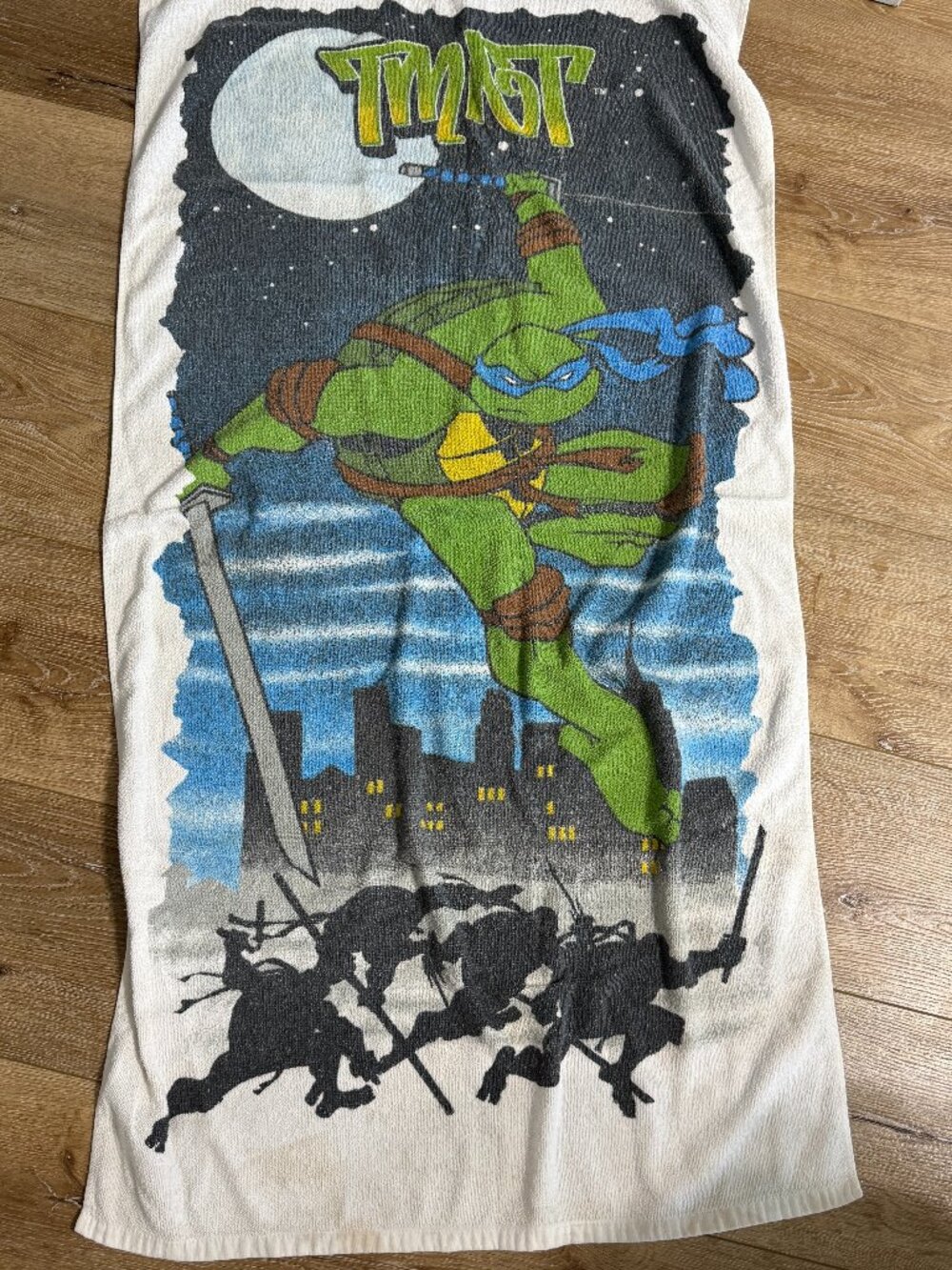 VTG 2000s Teenage Mutant Ninja Turtles TMNT Leonardo Leo Beach Towel White 58x27